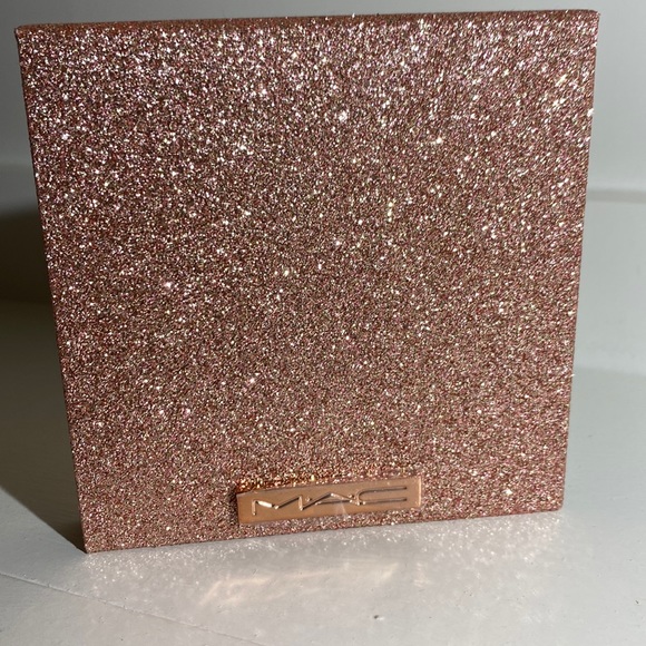 MAC Star Dipped face compact-medium deep - Picture 2 of 4